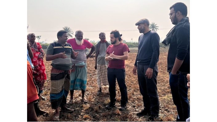 Field visit and interview farmers about their agronomic practices and cultivated crop season