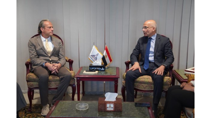 Meeting with the president of Ain Shams University