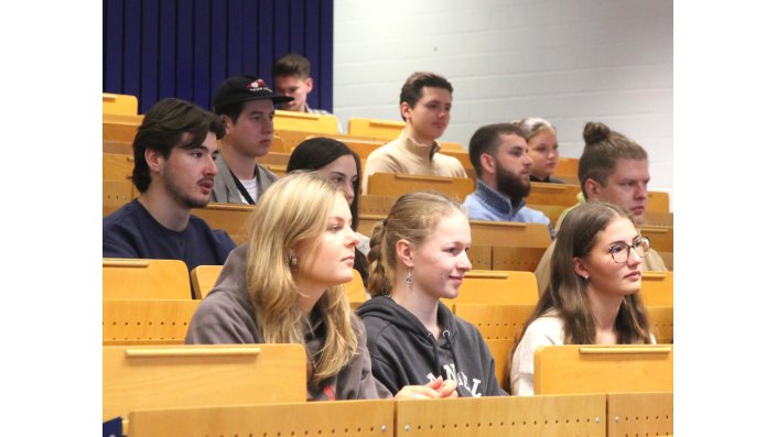 Studierende im Hörsaal