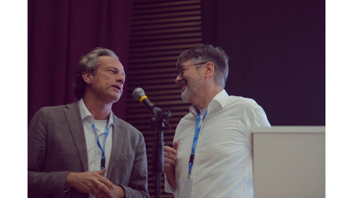 Lars Ribbe and Andreas Haarstrick moderating at the 2023 WSCC