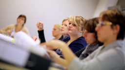 Teilnehmerinnen der Weiterbildung "Sprache - Tor zur Welt" (Bild: Thilo Schmülgen/FH Köln)