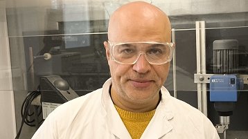 Dr. Evangelos Favvas Dr. Evangelos Favvas