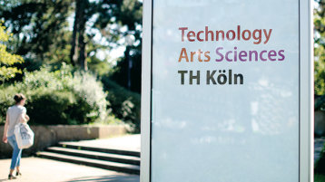 Schild Technology Arts Sciences am Campus Deutz (Bild: Thilo Schmülgen / TH Köln)