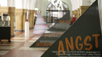 Ausstellungsstelen (Bild: TH Köln)