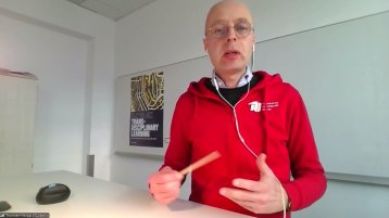 Prof. Dr. Thorsten Philipp im Vortrag (Bild: ZLE TH Köln)