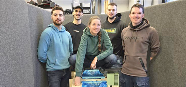 Zu sehen sind Studierende, die an einem Projekt des Challenge-Based Learnings zusammen gearbeitet haben. (Bild:ZLE)