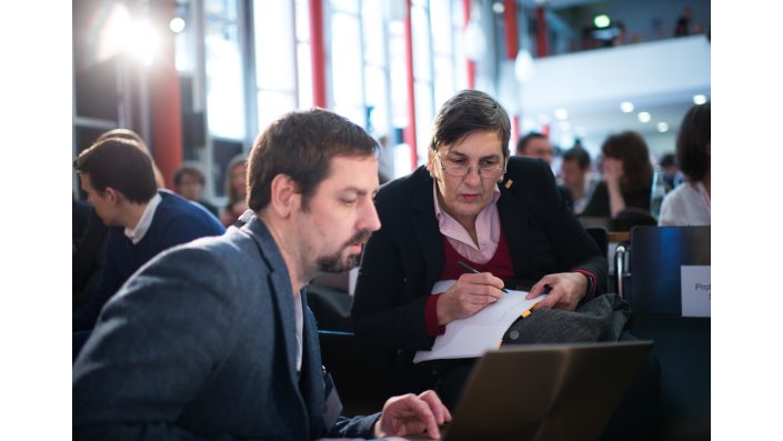 Foto: Marianne Merkt und Timo van Treeck notieren noch schnell was