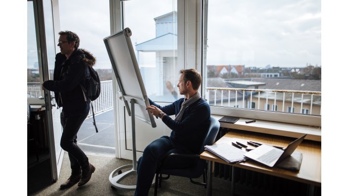 Foto: Moderationsvorbereitung in der Rotunde