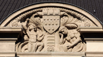 Detail der Fassade des Gebäudes Claudiusstraße 1 der Fachhochschule Köln (Bild: Thilo Schmülgen/FH Köln)