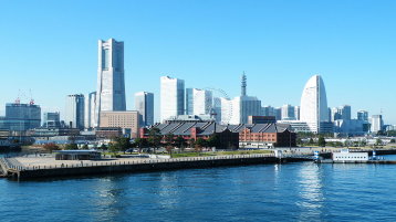 Das moderne Yokohama mit seinem Landmark Tower, das mit 70 Etagen bis 2013 das höchste Gebäude Japans war.