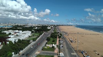 Marina Beach in Chennai (Bild: SlowPhoton / gemeinfrei auf Wikimedia Commons)