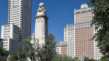 Plaza de España mit dem Torre de Madrid Plaza de España mit dem Torre de Madrid