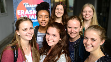 Alle freuen sich auf's Auslandsemester (Bild: TH Köln / Costa Belibasakis) Alle freuen sich auf's Auslandsemester (Bild: TH Köln / Costa Belibasakis)