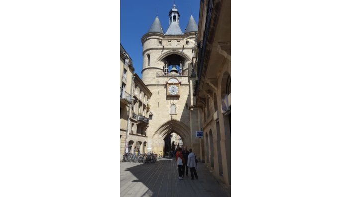 Die Porte de Cailhau, ein spätmittelalterliches Stadttor in Bordeaux