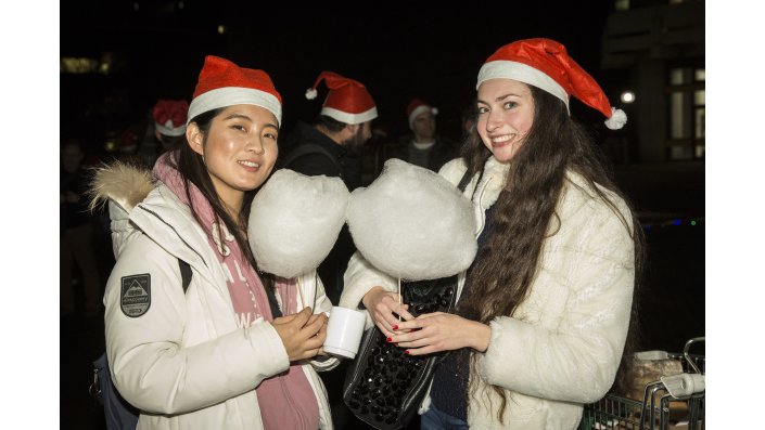 Statt Schneebälle gab es weiße Zuckerwatte-Bälle