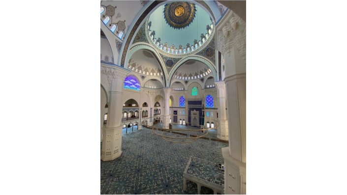 Eine Moschee von innen.