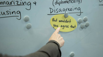 Whitebboard Redemittel Englisch  (Bild: TH Köln)