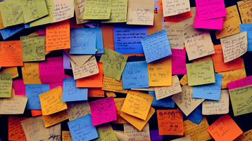 Bunte Notizzettel (Bild: Pixabay)