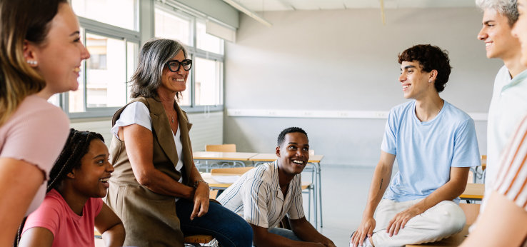 Studierende im Sprachkurs (Bild: Adobe Stock)