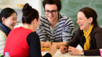 Lerngruppe im Sprachlernzentrum (SLZ) (Bild: Costa Belibasakis/TH Köln)