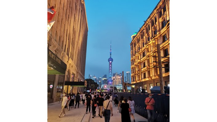 East Nanjing Road mit Blick auf den Bund, Shanghai