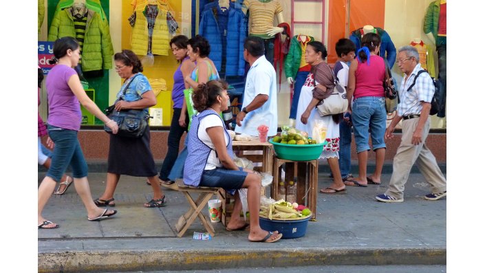 Obstverkauf an der Straße in San Luis Potosí