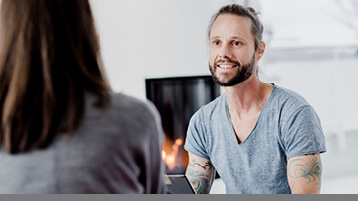 Webteaser Themenbezogene Beratung (Bild: Michaela Begsteiger, Adobe Stock)