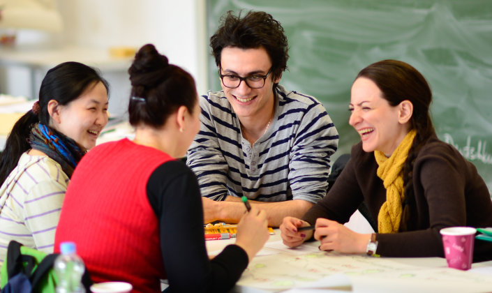 Gruppe Studierender im Arbeitskreis Gruppe Studierender im Arbeitskreis