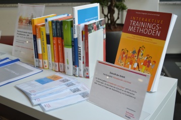 So sah der HIP-Handapparat im SS 2018 zum Handlungsfeld "Kompetenz und Arbeit" aus So sah der HIP-Handapparat im SS 2018 zum Handlungsfeld "Kompetenz und Arbeit" aus