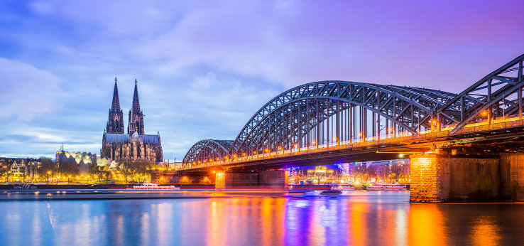 Blick über den Rhein auf den Kölner Dom (Bild: iStock)