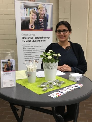 Zehra Duman bei der Mentee-Akquise Zehra Duman bei der Mentee-Akquise