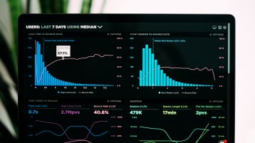 Datenvisualisierung (Bild: Luke Chesser Unsplash)