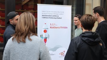 KickStart Präsentationen (Bild: Patrick Schwarz StartUpLab@TH Köln) KickStart Präsentationen (Bild: Patrick Schwarz StartUpLab@TH Köln)