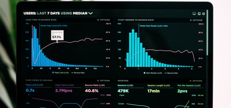 Datenvisualisierung (Bild: Luke Chesser Unsplash)