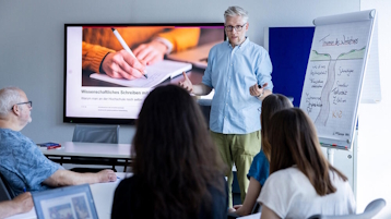 Das Foto zeigt eine Workshop-Situation.