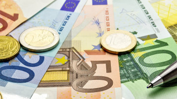 Geldscheine und Münzen (Image: Stockfoto)