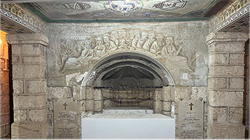 Sgraffito des letzten Abendmahls und Deckenmalerei, Südseite der Krypta, St. Stephanus, Beit Gemal