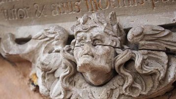 Ein bildhauerisches Detail an einem steinernden Epitaph (Bild: TH Köln - CICS)