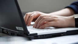 Laptop (Bild: Medienberatung NRW, Fotografin Sandra Czok) Laptop (Bild: Medienberatung NRW, Fotografin Sandra Czok)