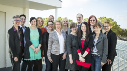 Abschlussfoto der Absolventinnen des 1. Fachwirt-Lehrgangs für Medien- und Informationsdienste (Bild: Heike Fischer, TH Köln) Abschlussfoto der Absolventinnen des 1. Fachwirt-Lehrgangs für Medien- und Informationsdienste (Bild: Heike Fischer, TH Köln)