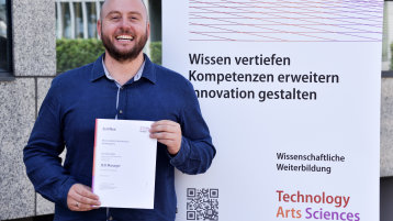 Simon Kühn hat die Weiterbildung zum SEO Manager an der TH Köln als Erster absolviert (Bild: TH Köln)