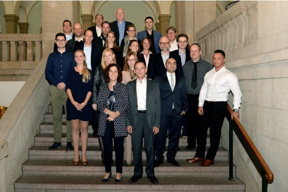 Gruppenfoto der AbsolventInnen LL.M. Versicherungsrecht