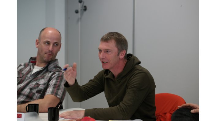 Praxisanleiter in der Diskussion zum Thema "Gestaltung eines Wachunterrichts".