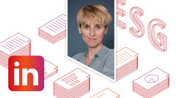 Ein Bild der Dozentin Simone Rosenberg vor dem Hintergrund des Keyvisuals der Weiterbildung (Bild: TH Köln)