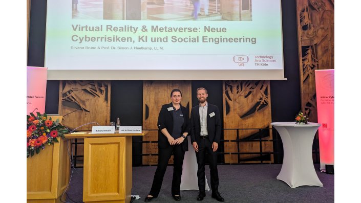Silvana Bruno und Prof. Simon Heetkamp