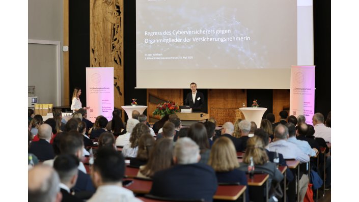 Dr. Dan Schilbach sprach zum Thema „Regress des Cyberversicherers gegen Organmitglieder der Versicherungsnehmerin“