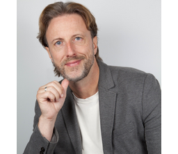 Dr. Marco Mora